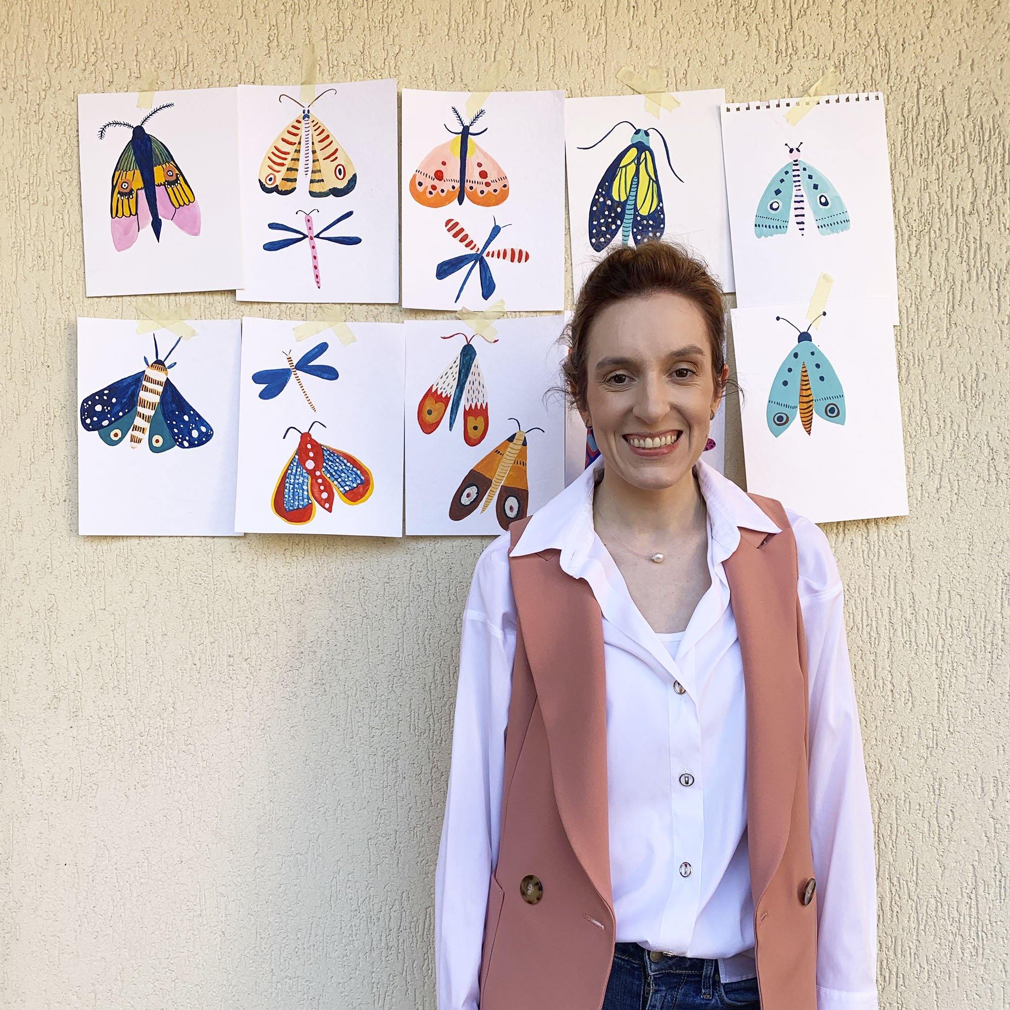 Vinilo MARIPOSARIO NAIF pintado con acuarelas por Magdalena Orlowska. A medida y en varios colores de fondo. - vinilaroom