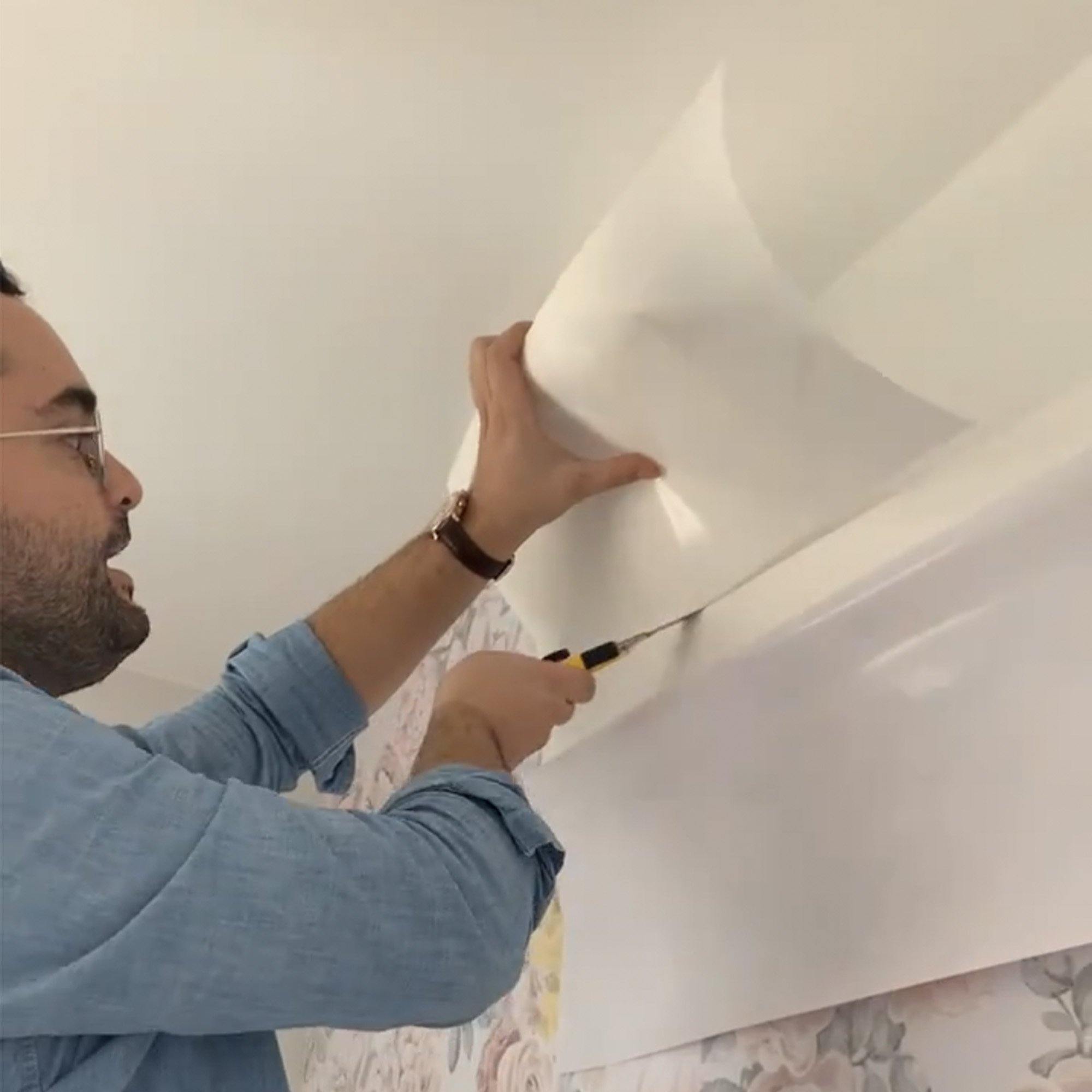 FLORES PRECIOSAS. Papel de vinilo autoadhesivo. Diseñado junto a Noemi Salazar. Disponible en varios colores de fondo. - vinilaroom