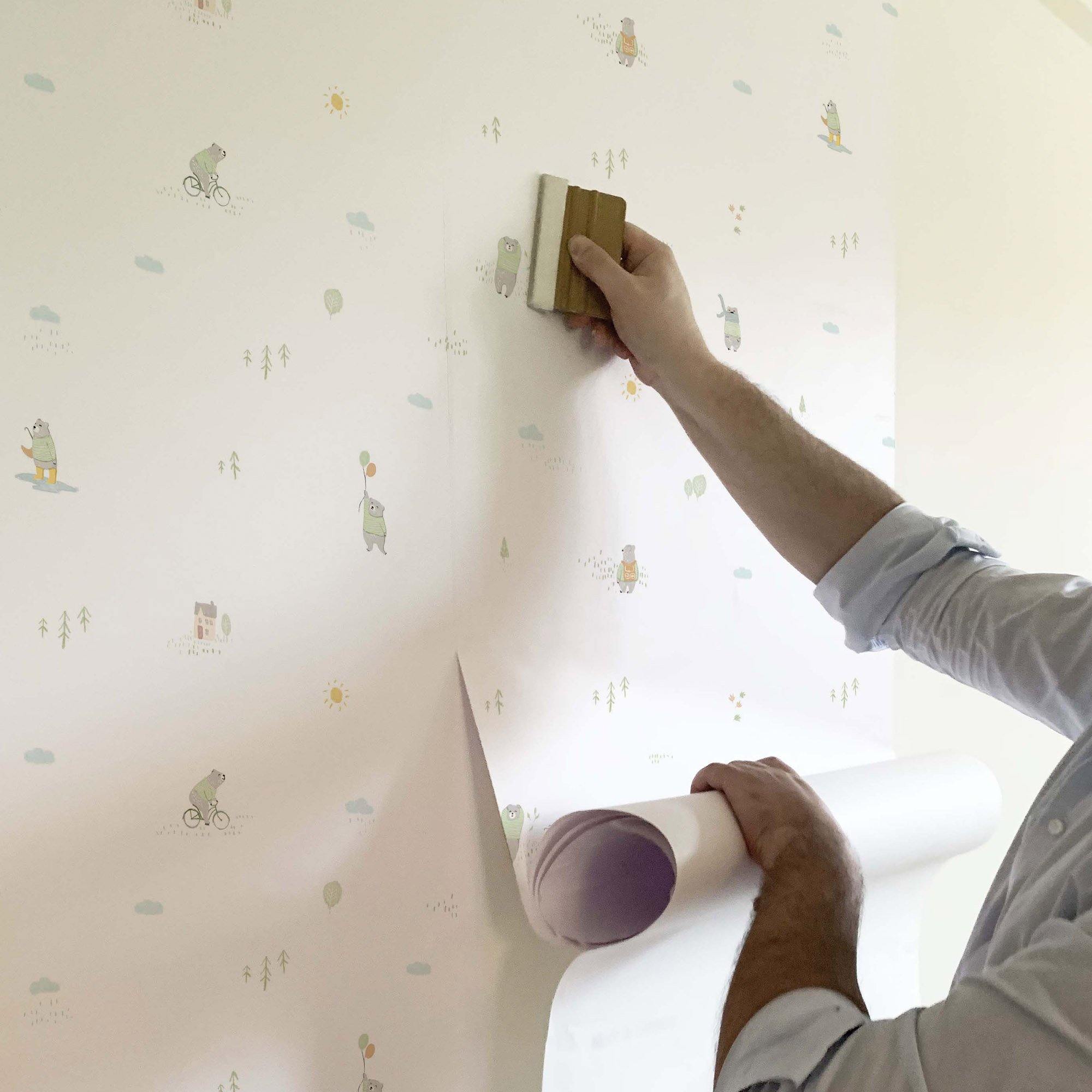 Leo el Oso. Papel de Vinilo Autoadhesivo. Fondo Blanco Roto - vinilaroom