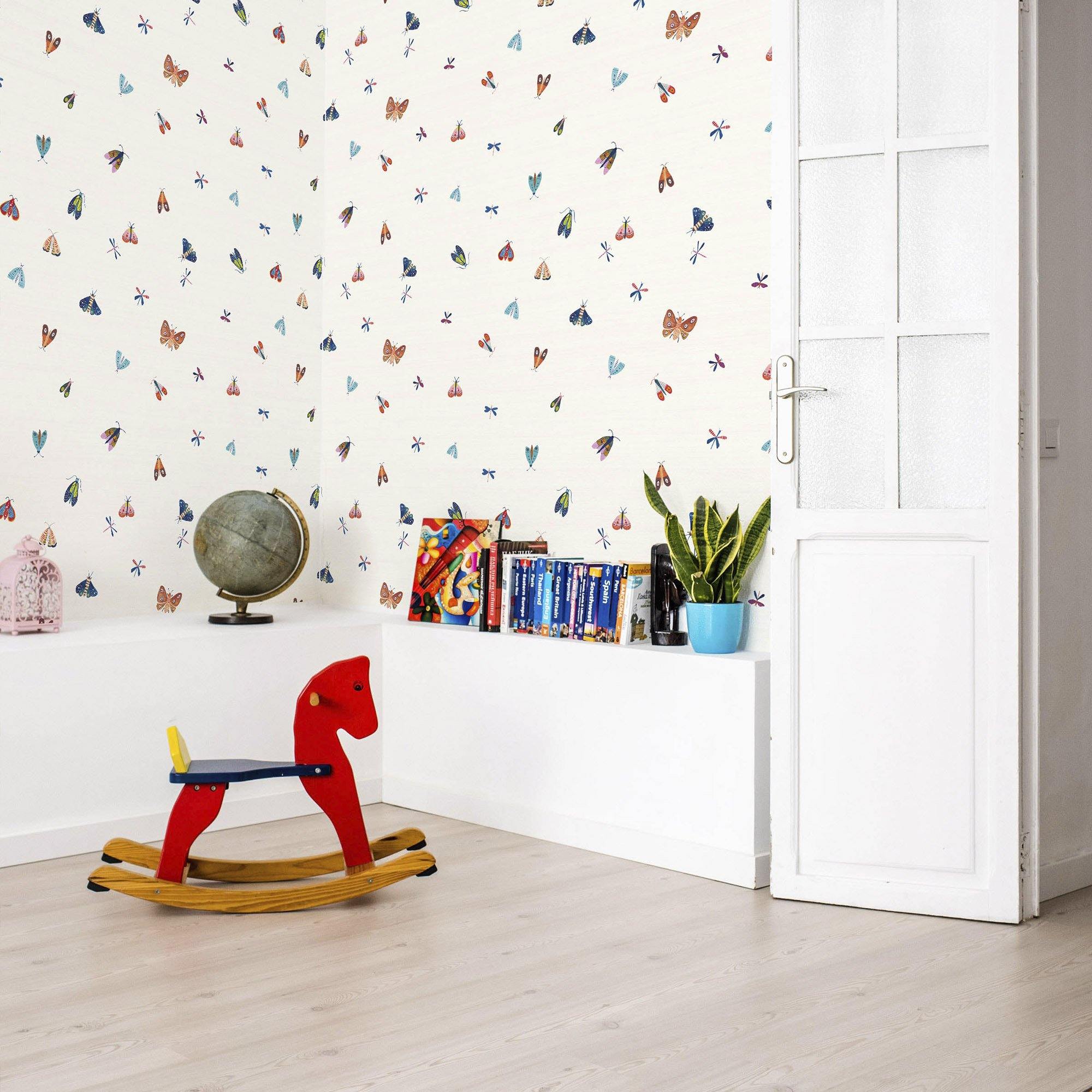 Vinilo MARIPOSARIO NAIF pintado con acuarelas por Magdalena Orlowska. A medida y en varios colores de fondo. - vinilaroom