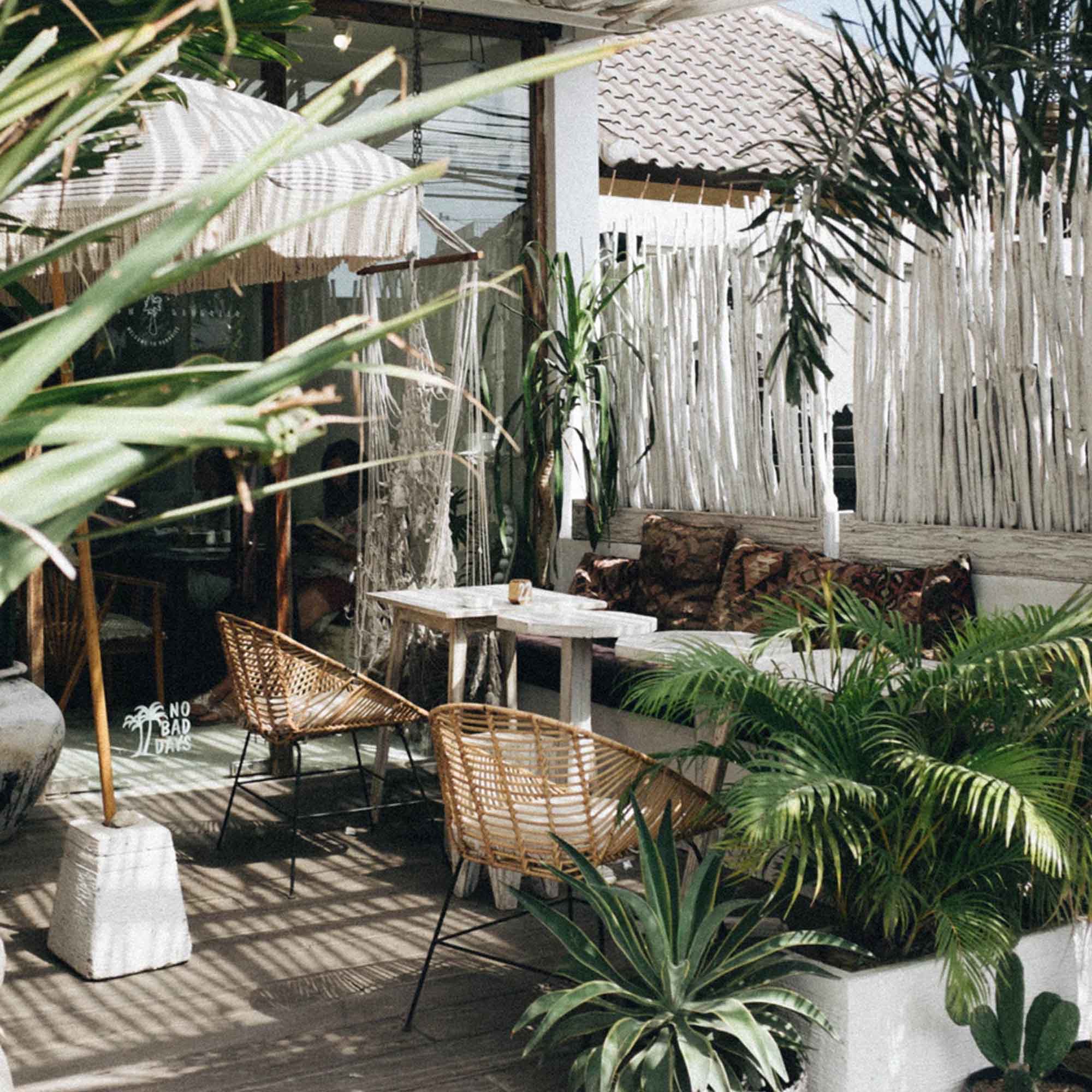 5 tendencias en decoración para este verano 2021 con marcas españolas y nuestro papel pintado autoadhesivo. - vinilaroom