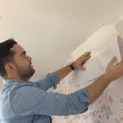 FLORES PRECIOSAS. Papel de vinilo autoadhesivo. Diseñado junto a Noemi Salazar. Disponible en varios colores de fondo. - vinilaroom