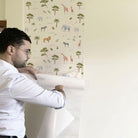 Safari Africano sobre fondo blanco roto. Despégalo y pégalo donde quieras. - vinilaroom